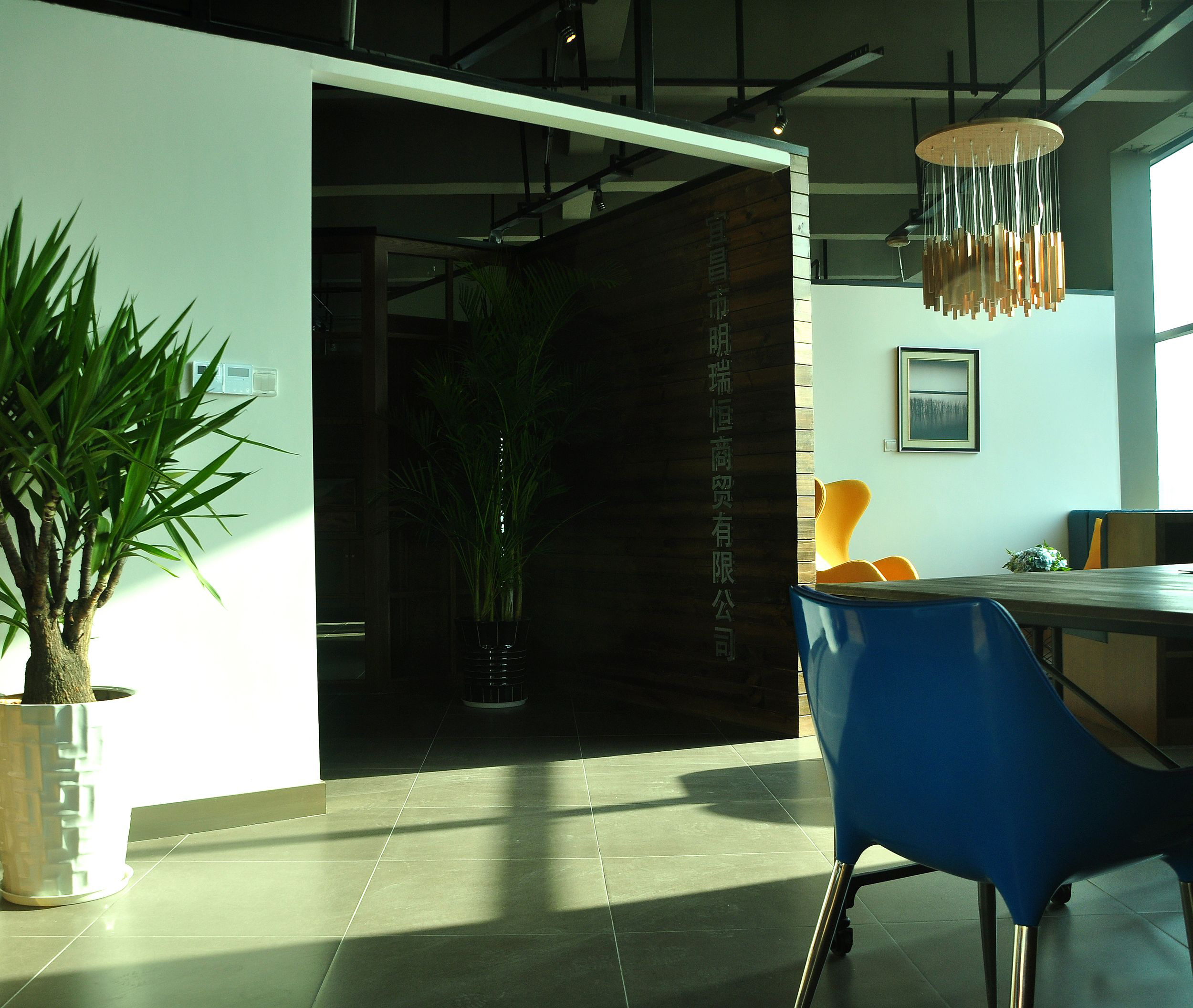 黃昏下簡約風(fēng)格辦公室裝修設(shè)計效果圖-第2張圖片-上海古都建筑設(shè)計集團