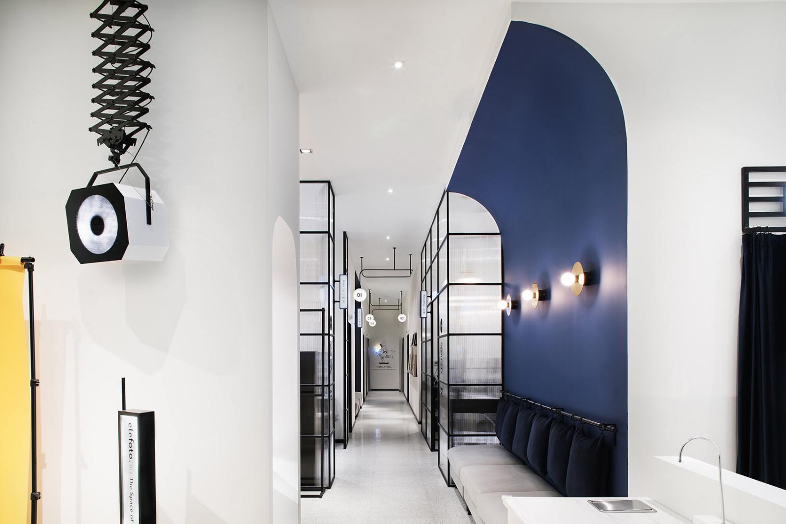 簡(jiǎn)約攝影店裝修設(shè)計(jì)-第2張圖片-上海古都建筑設(shè)計(jì)集團(tuán) 簡(jiǎn)約攝影店裝修設(shè)計(jì)-第2張圖片-上海古都建筑設(shè)計(jì)集團(tuán)