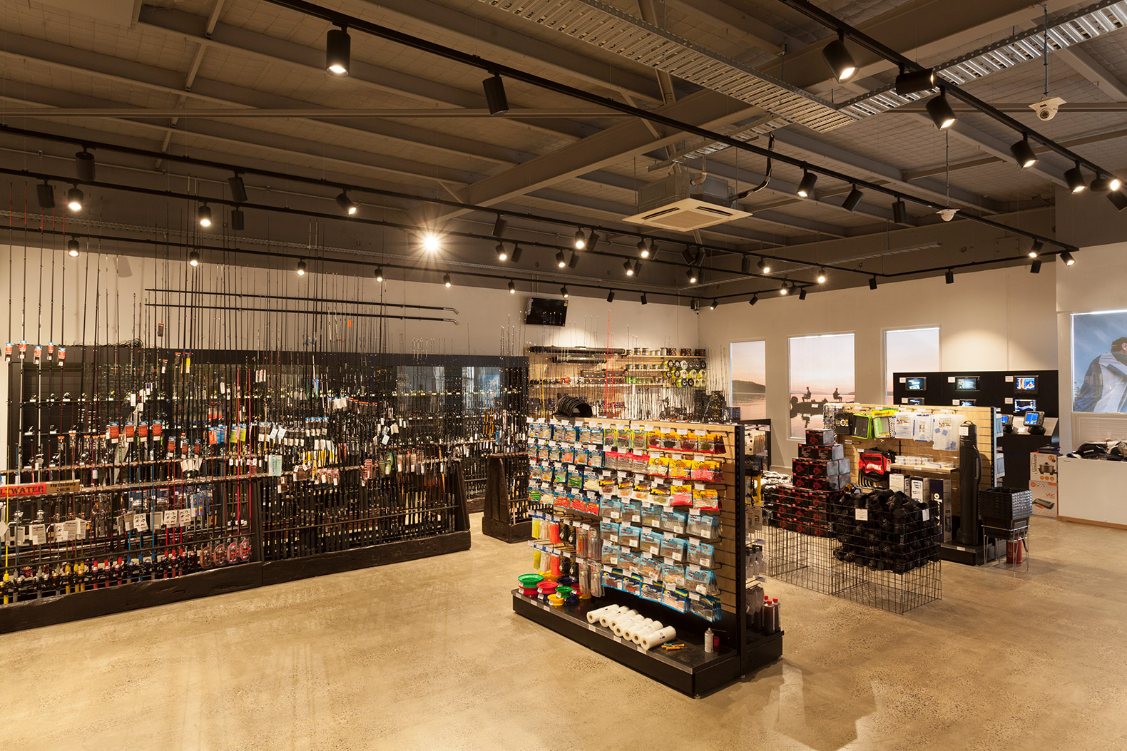 原木工業(yè)風(fēng)漁具店裝修設(shè)計-第2張圖片-上海古都建筑設(shè)計集團 原木工業(yè)風(fēng)漁具店裝修設(shè)計-第2張圖片-上海古都建筑設(shè)計集團