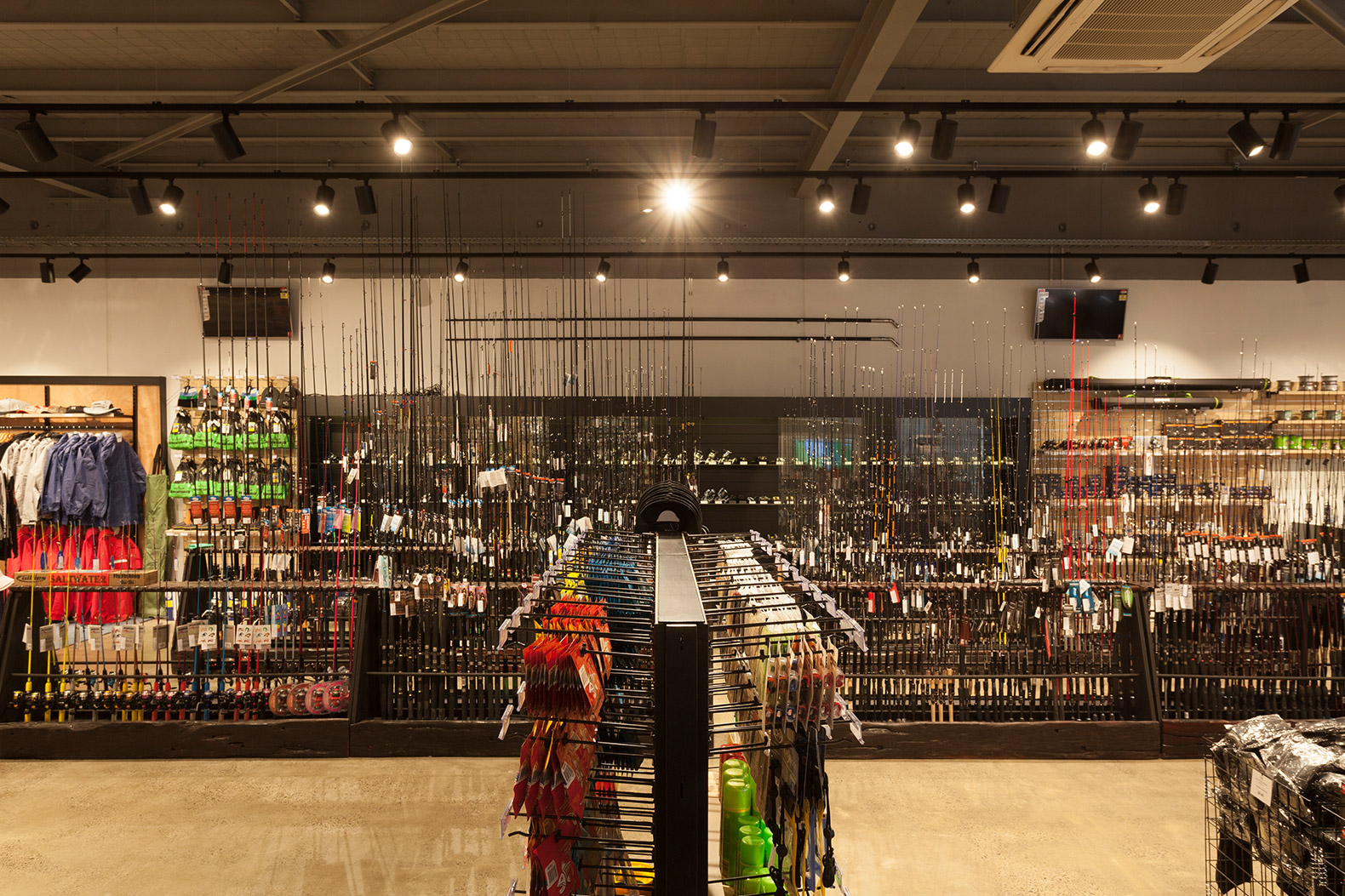 原木工業(yè)風(fēng)漁具店裝修設(shè)計-第5張圖片-上海古都建筑設(shè)計集團 原木工業(yè)風(fēng)漁具店裝修設(shè)計-第5張圖片-上海古都建筑設(shè)計集團