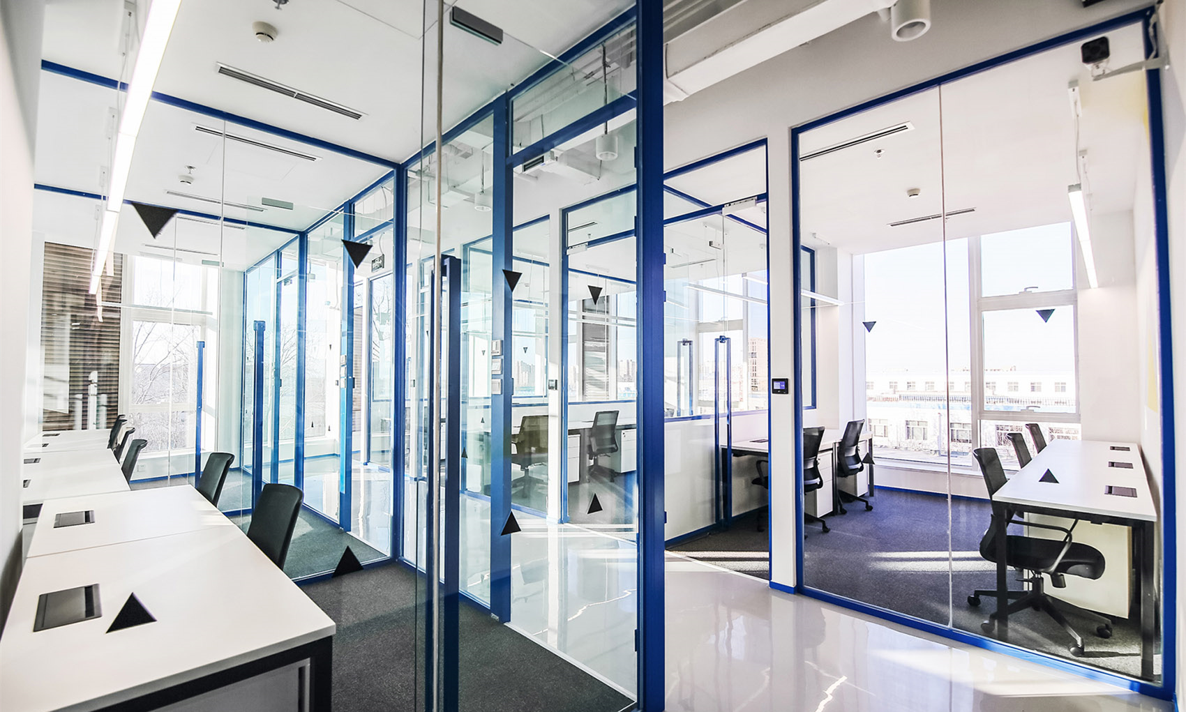 工業(yè)建筑風格辦公室裝修設計-第3張圖片-上海古都建筑設計集團 工業(yè)建筑風格辦公室裝修設計-第3張圖片-上海古都建筑設計集團