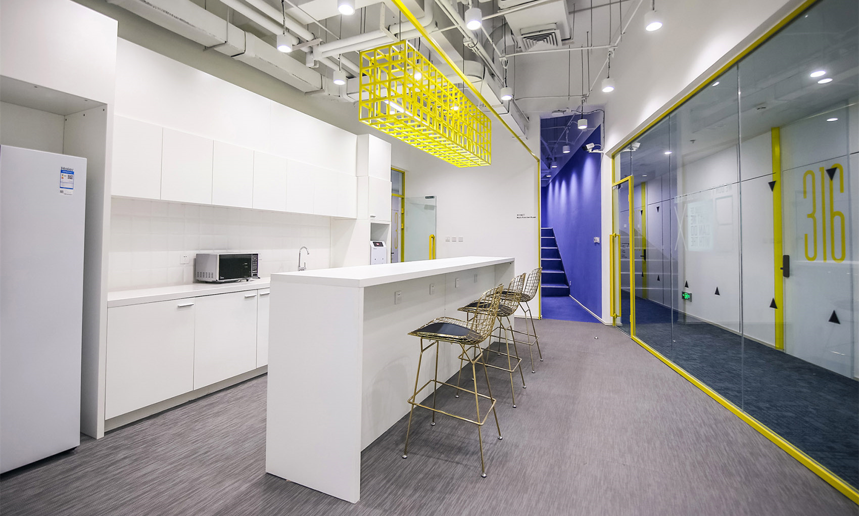 工業(yè)建筑風格辦公室裝修設計-第2張圖片-上海古都建筑設計集團 工業(yè)建筑風格辦公室裝修設計-第2張圖片-上海古都建筑設計集團